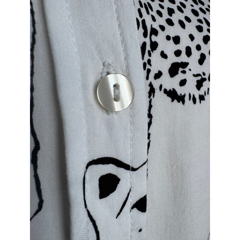 Jane + Delancey Safari Animal Print Button Front Rayon Blouse Size Small - Picture 8 of 8
